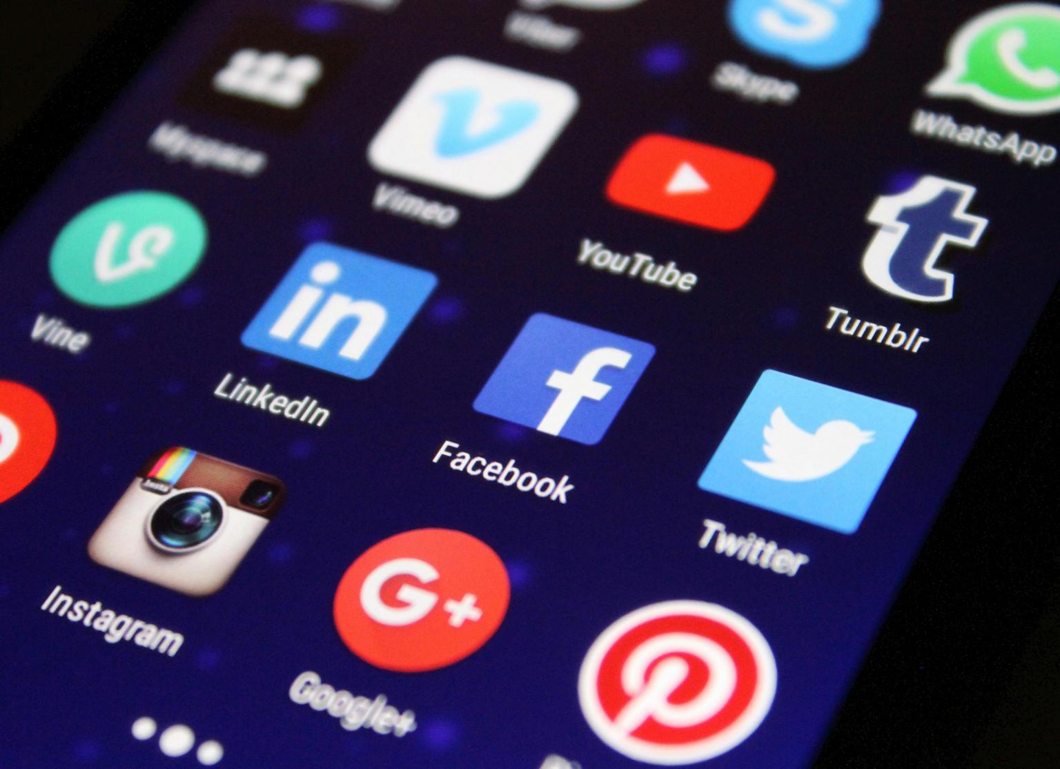 How to Make a Social Media App: A Guide for 2024